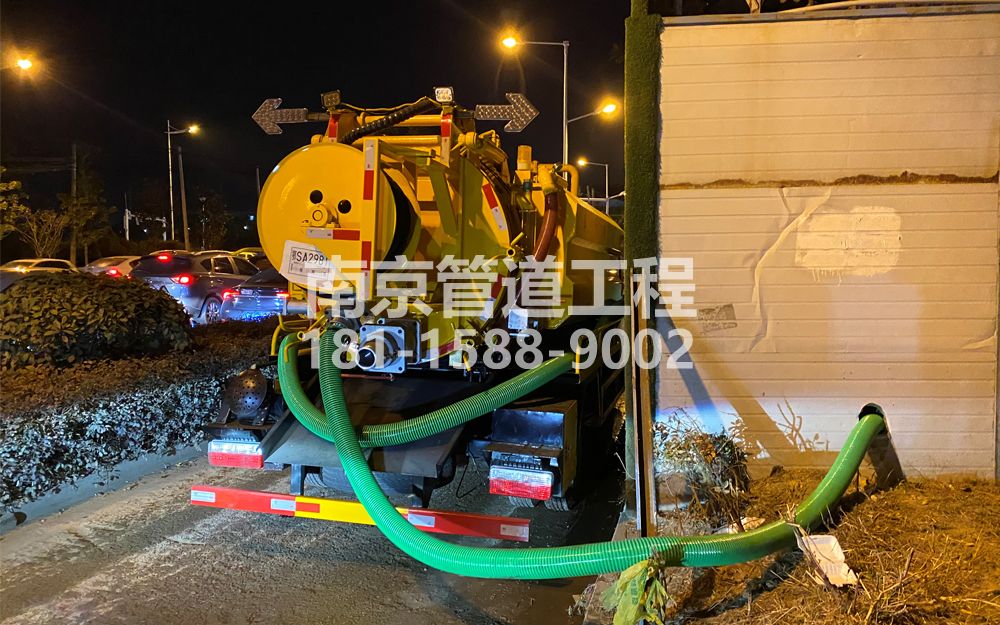 266化纤新村临时工地抽粪